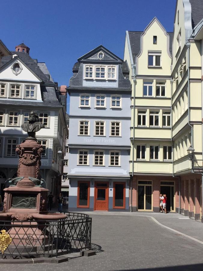 Blaues Haus Appartement Niederdorfelden Buitenkant foto