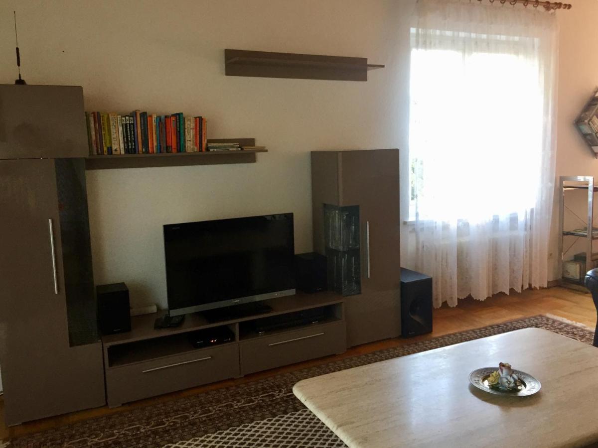 Blaues Haus Appartement Niederdorfelden Buitenkant foto